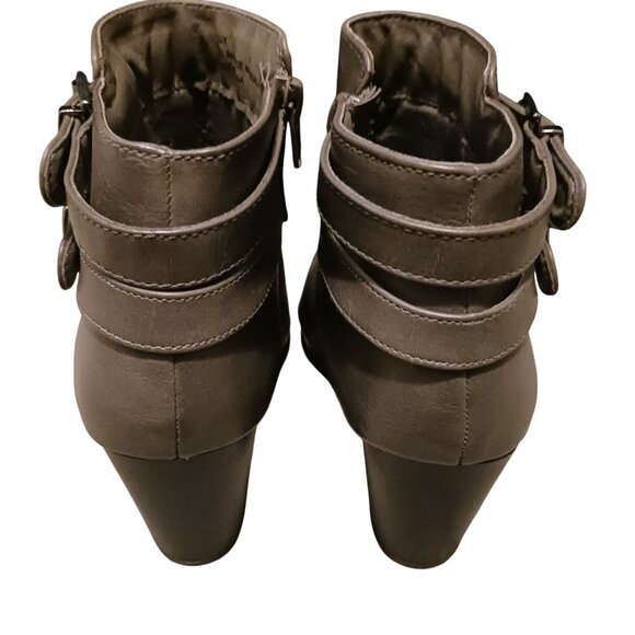 Charlotte Russe Lux Ankle‎ Booties in Gray, Size 8, Almond Toe, Buckle Detail - Picture 7 of 9